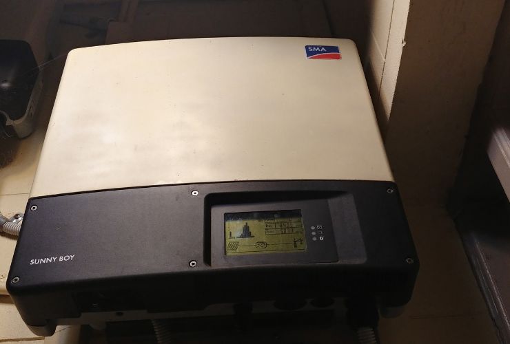 solar inverter working at night