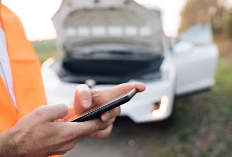 Electric vehicle breaks down on side of road