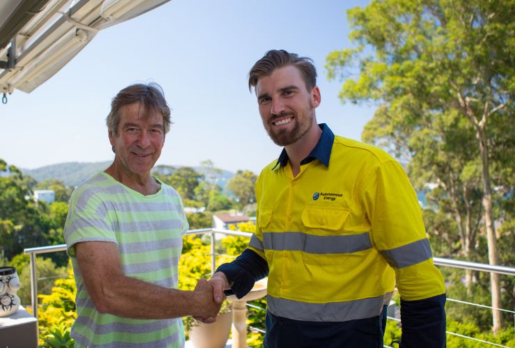 australian who has adopted solar shaking installer hand